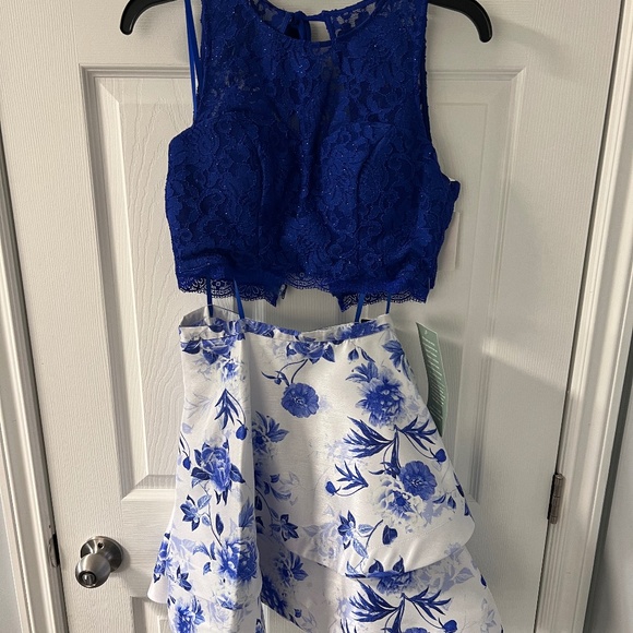 Women's Brand New Formal Dress (Prom, Wedding, Graduation) Size Small (7) - Picture 1 of 3